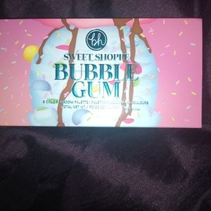 Bh cosmetics eyeshadow palette